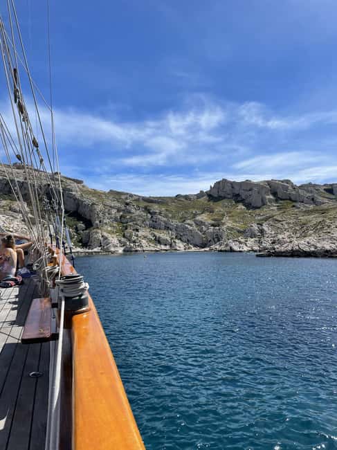 Image N°4 de Marseille : parc des Calanques en voilier avec déjeuner activité à Marseille, publiée par le prestataire