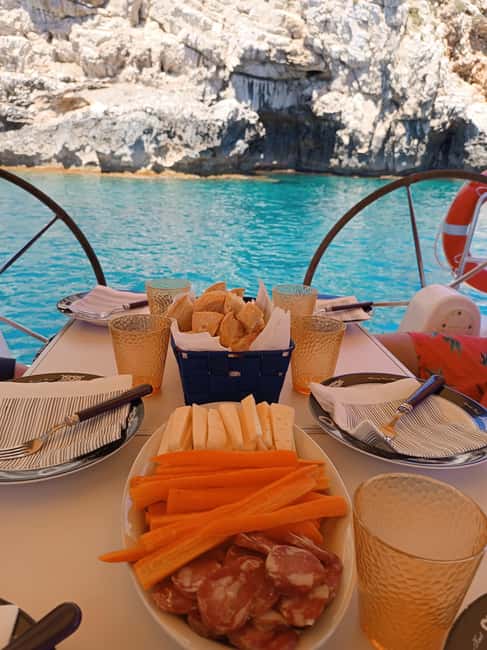 image n.17 of Alghero: Daily Sailing Experience with lunch onboard activity in Sardinia, uploaded by supplier