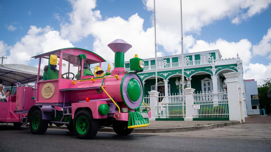 afbeelding n.5 van Curaçao: Trolley door de binnenstad activiteit in Willemstad, Curaçao, geüpload door aanbieder