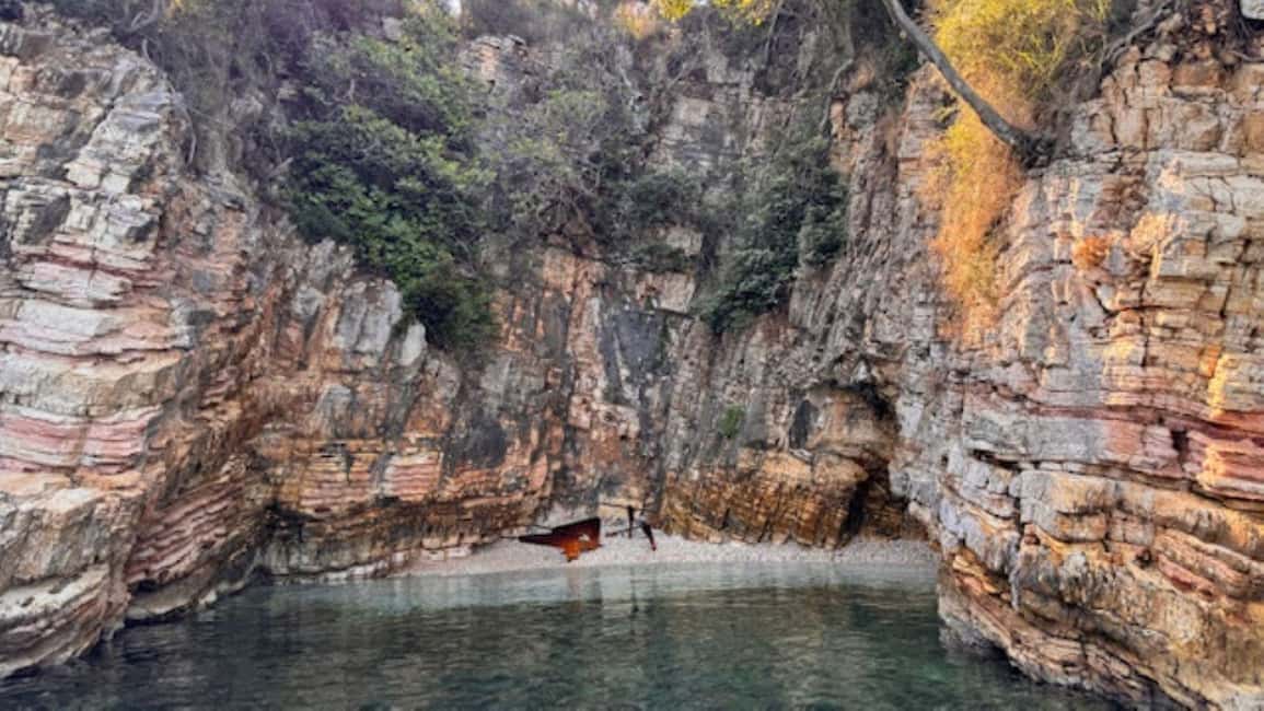 billede nr.4 af aktiviteten Sarande: Bådtur til den skjulte grotte, Gremina, Kakome og Krorez i Sarandë, uploadet af udbyder
