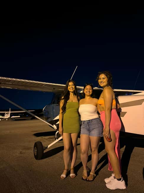 imagen n.º 32 de Miami Beach: Tour aéreo privado Night Lights - Champán gratis actividad en Miami, subida por el proveedor