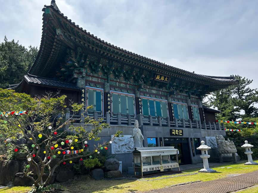 image n.5 of Seogwipo Jungmun Area Walking Tour activity in Seogwipo-si, uploaded by supplier