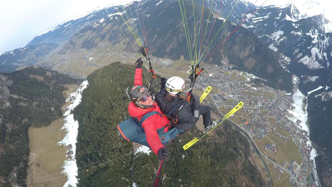 Bild Nr. 21 von Mayrhofen: Höhenflug über den Bergen von Mayrhofen Aktivität in Mayrhofen, hochgeladen vom Anbieter