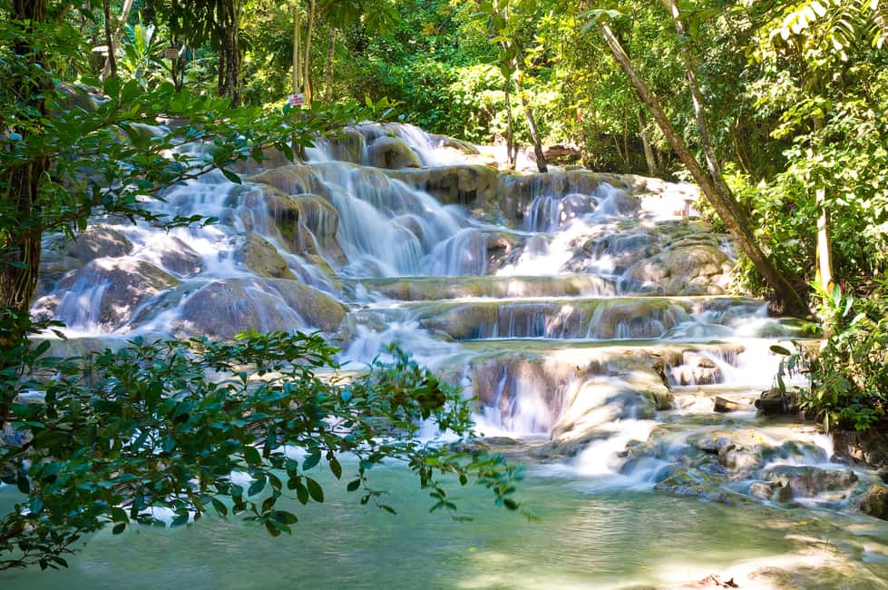 imagem n.8 de Ochos Rios: Dia inteiro em Dunn's River e Blue Hole com almoço atividade em Ocho Rios, carregada pelo fornecedor