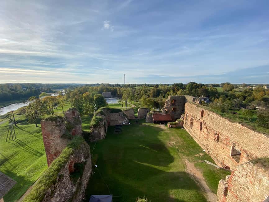 imagem n.19 de Riga: Passeio pela Colina das Cruzes, Palácio de Rundāle e Castelo de Bauska atividade em Distrito de Rundale, carregada pelo fornecedor