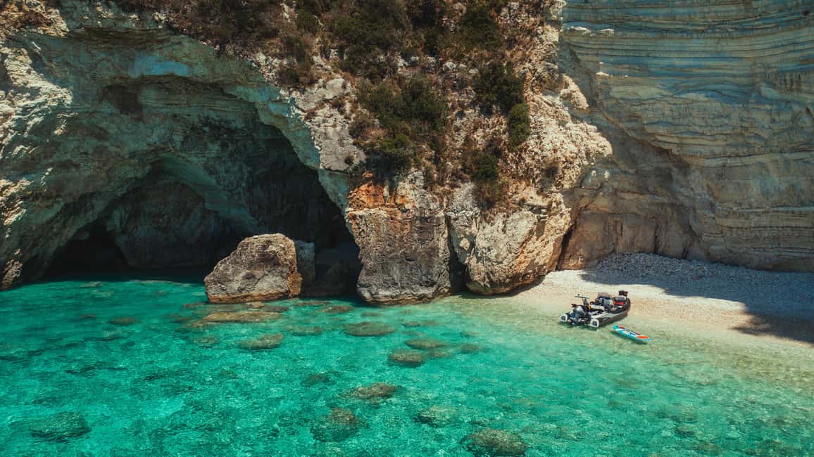 billede nr.8 af aktiviteten Korfu: Privat krydstogt til Paxos, Antipaxos og de blå huler i Det vestlige Grækenland, uploadet af udbyder