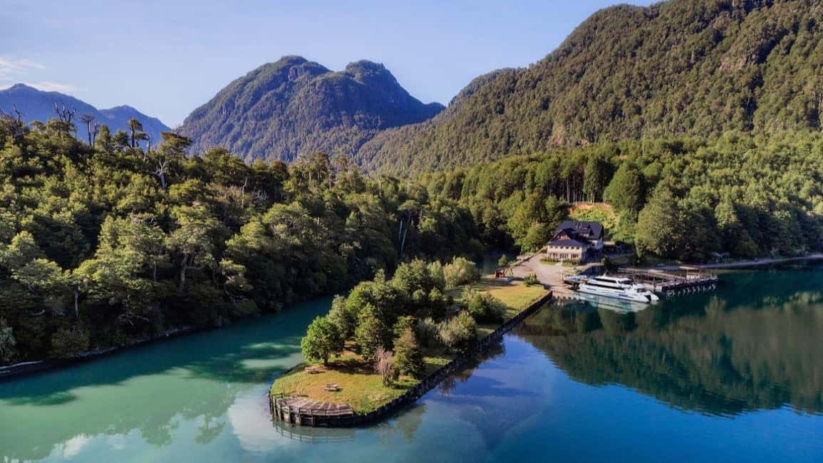 imagem n.1 de Bariloche: Puerto Blest e Cachoeira Los Cantaros atividade em Região dos Lagos, Argentina, carregada pelo fornecedor
