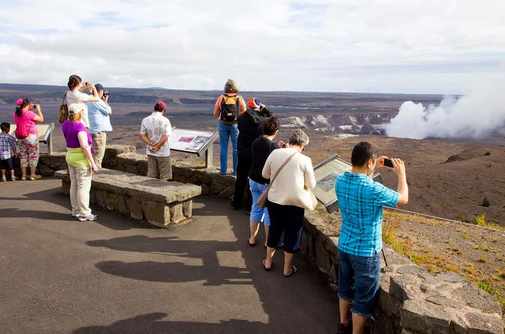 Immagine nº 1 di Da Big Island - Vulcani e cascate in un tour per piccoli gruppi attività a Hilo, caricata dal fornitore