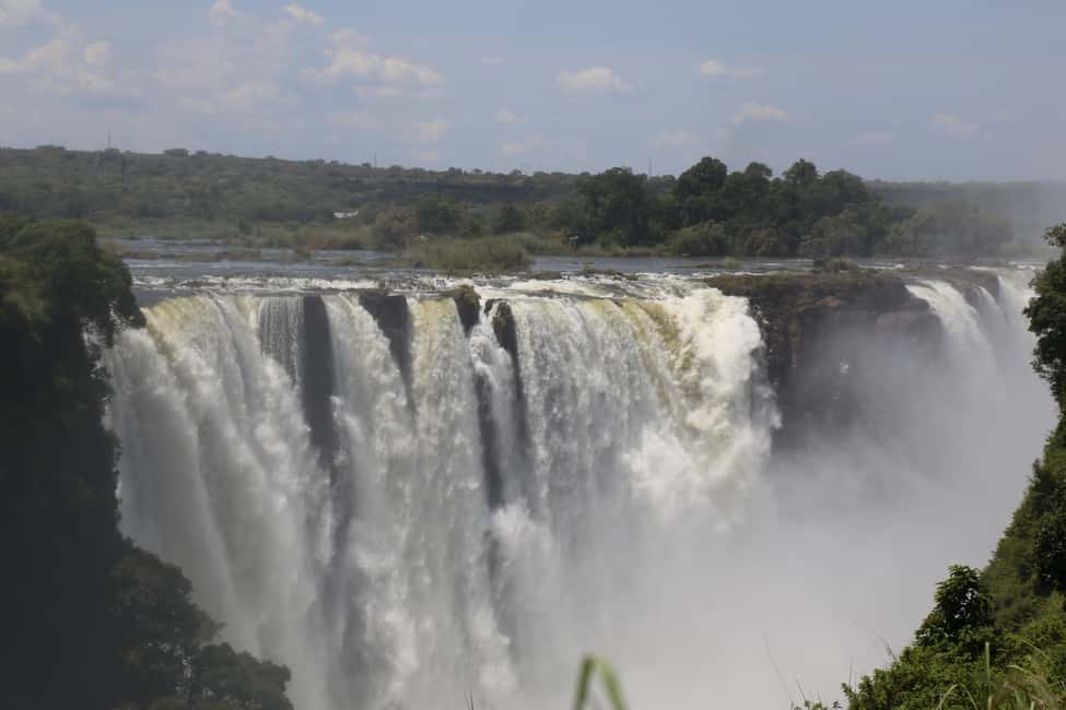 imagen n.º 3 de Lado de Zimbabue y Zambia :Tour guiado privado de las Cataratas actividad en Victoria Falls Town, subida por el proveedor