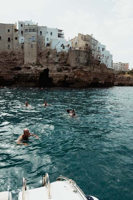 image n.7 of Polignano a Mare: Speedboat Cruise to Caves with Aperitif activity in Polignano a Mare, uploaded by supplier