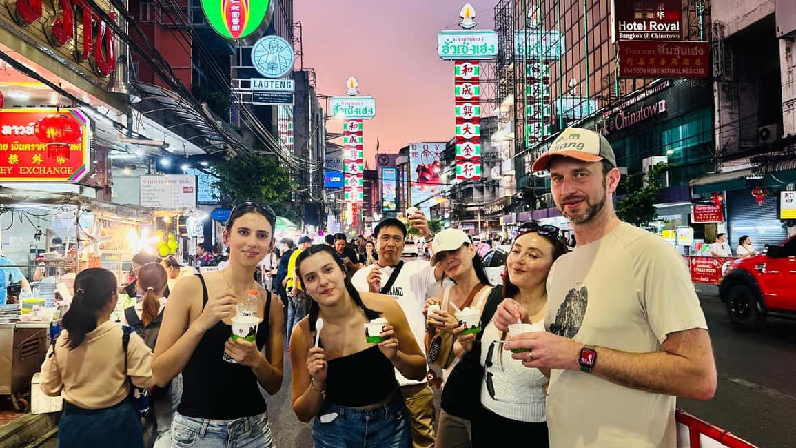 imagem n.21 de Bangkok Authentic Tasting Thai-Chinatown Walking Food Tour atividade em Bangkok, carregada pelo fornecedor