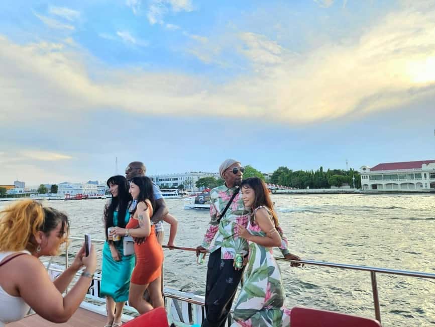 image n.37 of Bangkok: Chao Phraya Booze Cruise With Unlimited Drinks activity in Bangkok, uploaded by supplier
