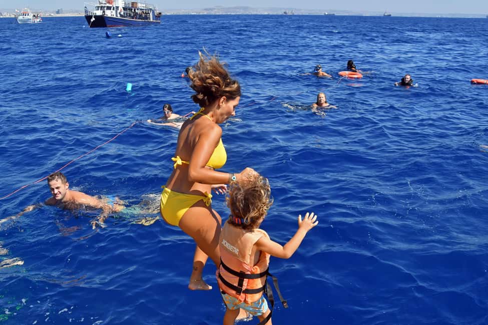 bild nr.6 av Larnaca: Yellow Submarine Swim Cruise med obegränsade drycker aktivitet i Larnaca, uppladdad av arrangören