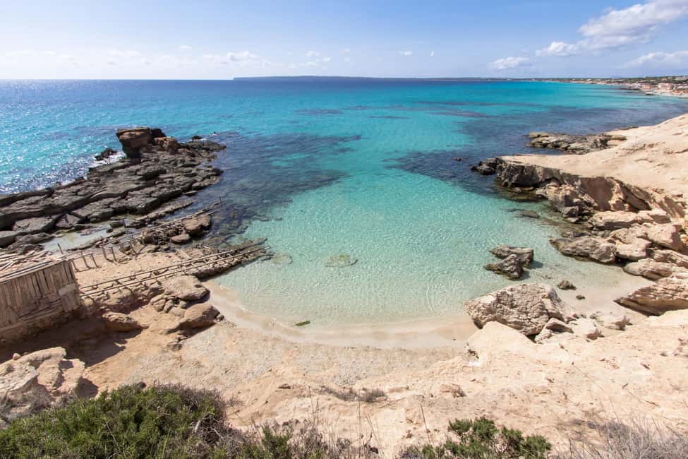 Image N°39 de Ibiza : croisière premium d'une journée à Formentera en catamaran activité à Sant Josep de sa Talaia, publiée par le prestataire