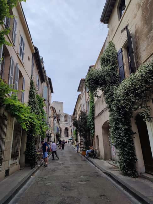 imagem n.12 de De Avignon: Nas pegadas de Van Gogh na Provença atividade em Les Baux-de-Provence, carregada pelo fornecedor