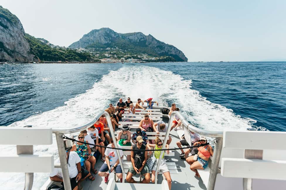 Immagine nº 23 di Sorrento: Gita in barca in Costiera e a Capri con degustazione di limoncello attività a Matermania, caricata dal fornitore