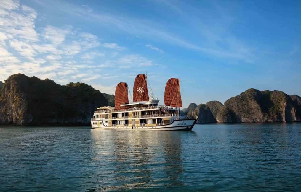 image n.80 of 2-Day: Halong Lan Ha Bay 5 Stars Cruises w/Balcony & Bathtub activity in Ha Long, uploaded by supplier