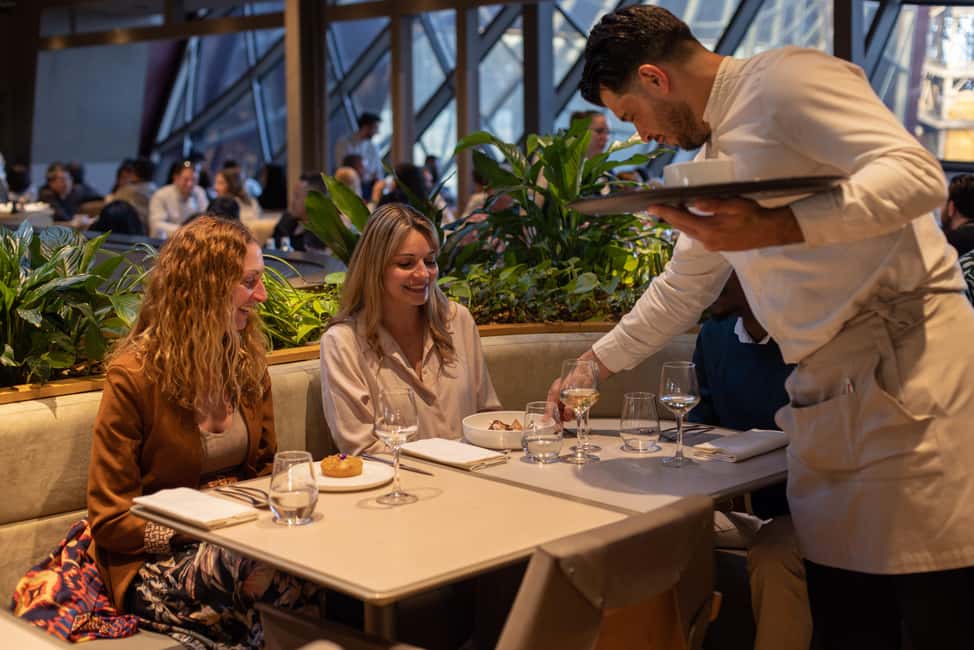 image n.4 of Paris: Elegant Dinner with Drinks in the Eiffel Tower activity in Paris, uploaded by supplier