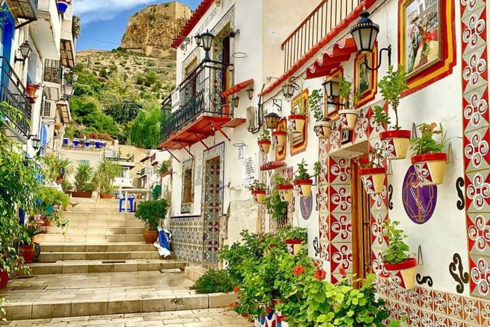 afbeelding n.2 van Alicante: Stadsrondleiding met gids langs de hoogtepunten van de stad activiteit in Alicante, geüpload door aanbieder