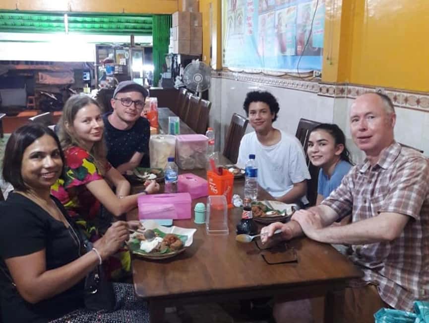 image n.10 of Yogyakarta: Nighttime Walk and Food Tour activity in Yogyakarta, uploaded by supplier