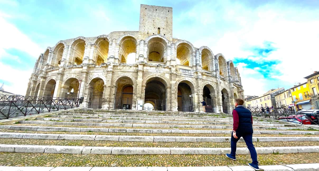imagem n.2 de De Avignon: Arles, Les Baux-de-Provence e Saint-Rémy Tour atividade em Arles, carregada pelo fornecedor