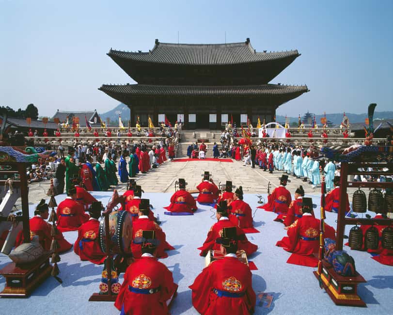 image n.7 of Seoul: Gyeongbok Palace, Bukchon Village, and Gwangjang Tour activity in Seoul, uploaded by supplier
