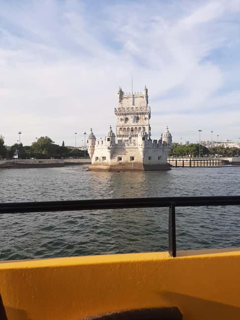 imagem n.27 de Lisboa: Passeio de Barco Amarelo no Rio Tejo atividade em Lisboa, carregada pelo fornecedor