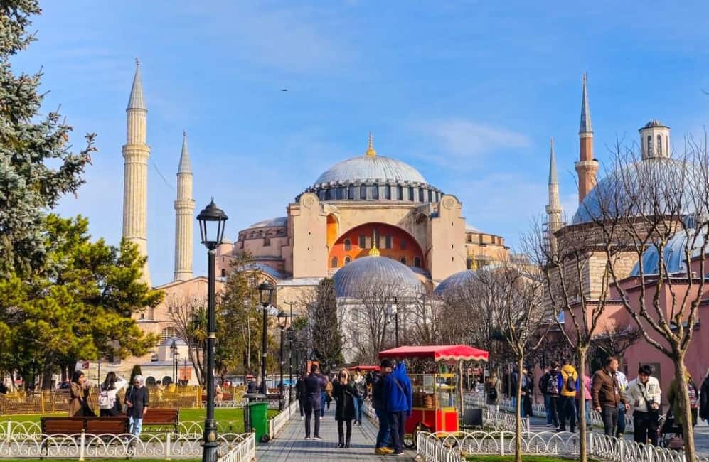 Immagine nº 2 di Tour di mezza giornata della città vecchia in compagnia di uno storico dell'arte attività a Istanbul, caricata dal fornitore