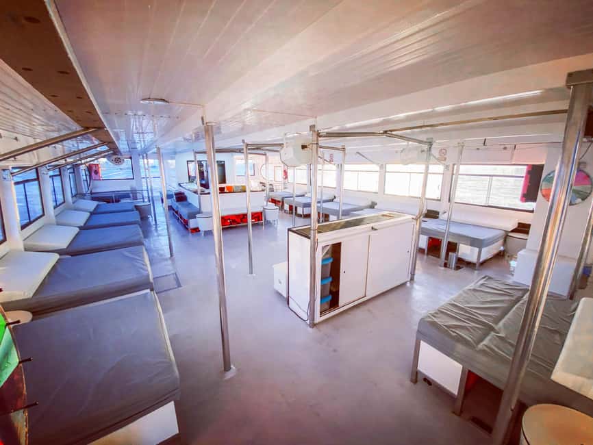 Image N°68 de Ibiza : croisière premium d'une journée à Formentera en catamaran activité à Sant Josep de sa Talaia, publiée par le prestataire