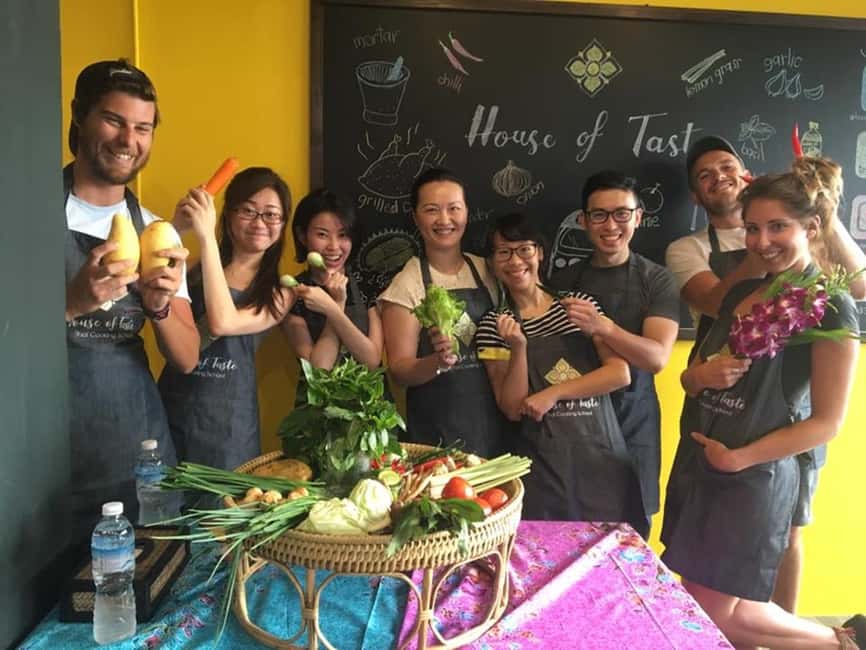 imagen n.º 3 de Sukhumvit: Clase práctica de cocina tailandesa y visita al mercado en BKK actividad en Bangkok, subida por el proveedor
