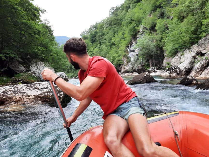 Bild Nr. 2 von TARA-BRÜCKE: Tara River Rafting Trip mit Jeep-Transfer Aktivität in Žabljak, hochgeladen vom Anbieter