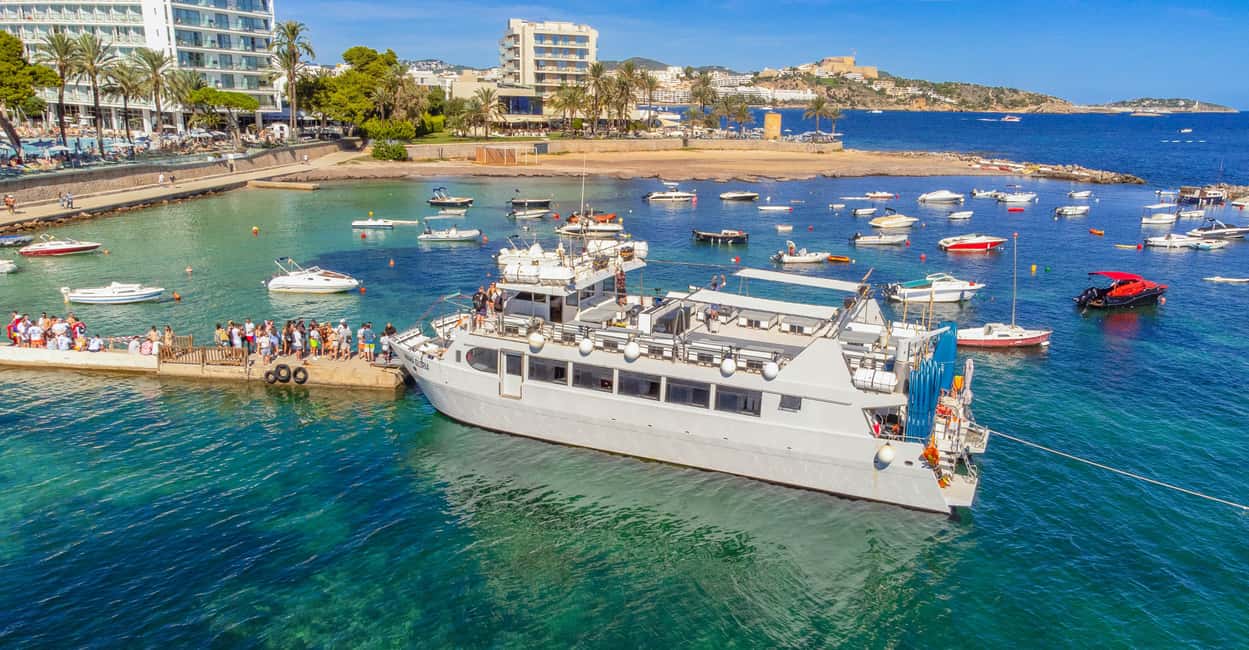 Image N°73 de Ibiza : croisière premium d'une journée à Formentera en catamaran activité à Sant Josep de sa Talaia, publiée par le prestataire