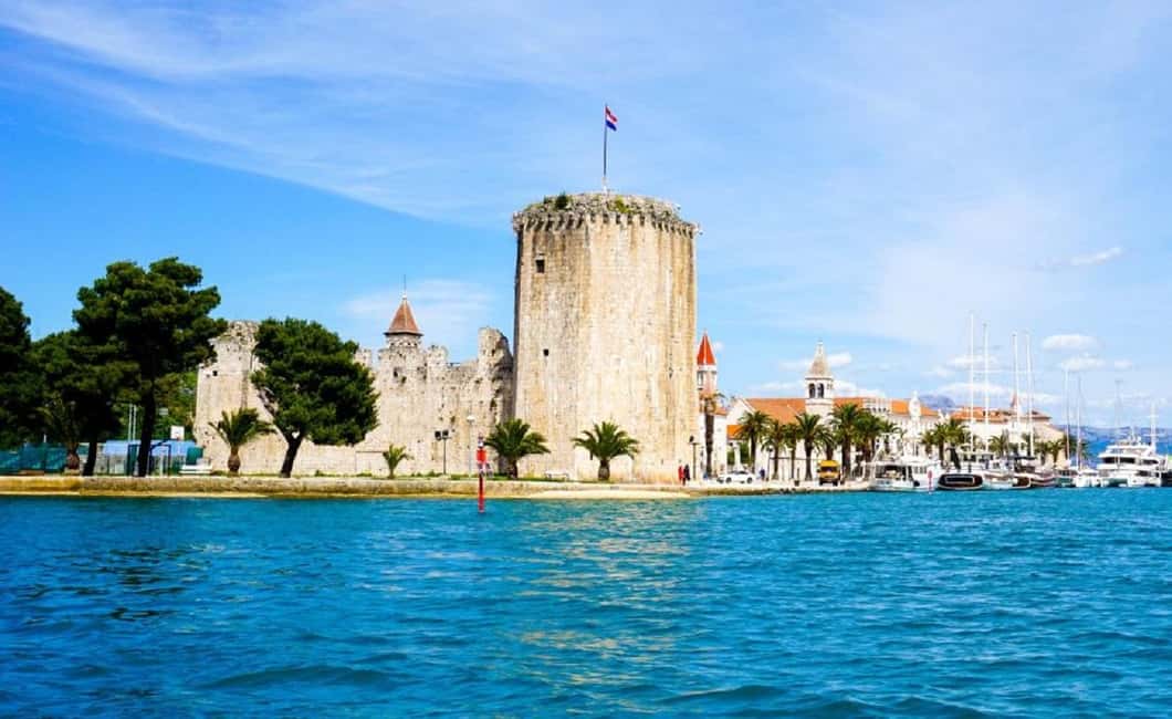 billede nr.1 af aktiviteten Fra Split: Speedbådstur til Den Blå Lagune, Šolta og Trogir i Trogir, uploadet af udbyder