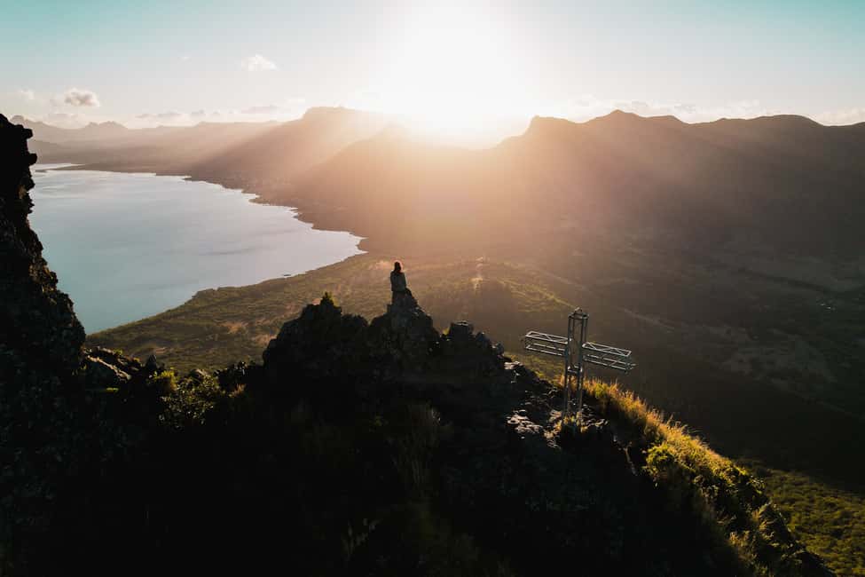 Image N°39 de Maurice : Randonnée et ascension guidée du Morne au lever du soleil activité à Maurice, publiée par le prestataire