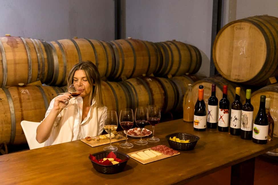 imagen n.º 1 de Málaga: Visita a viñedos y bodegas con 6 vinos de primera y tapas actividad en Málaga, subida por el proveedor