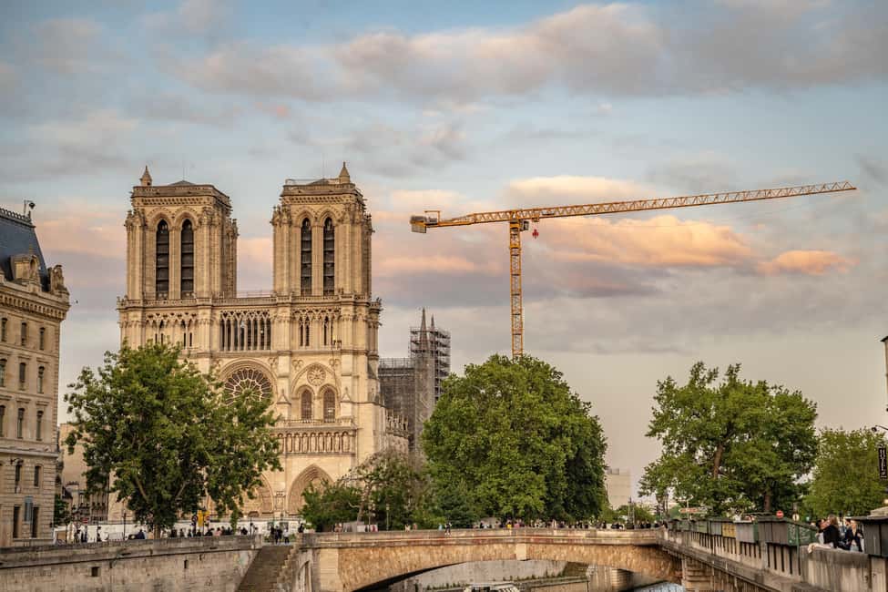 Image N°4 de Paris : visite à pied du centre-ville avec accès réservé à Notre-Dame activité à Paris, publiée par le prestataire