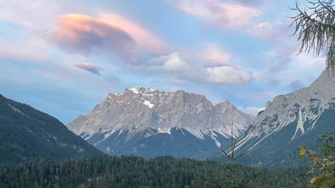 imagem n.13 de Innsbruck: Excursão em pequenos grupos ao Castelo de Neuschwanstein atividade em Schwangau, carregada pelo fornecedor