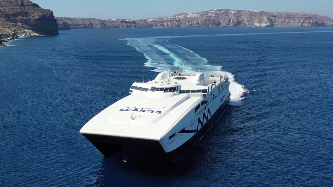 Immagine nº 1 di Dal porto di Rethymno: Tour di un giorno a Santorini attività a Fira, caricata dal fornitore