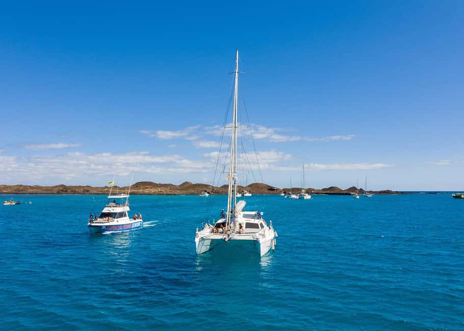 image n.5 of Fuerteventura : Catamaran excursion to Lobos Island activity in Corralejo, uploaded by supplier