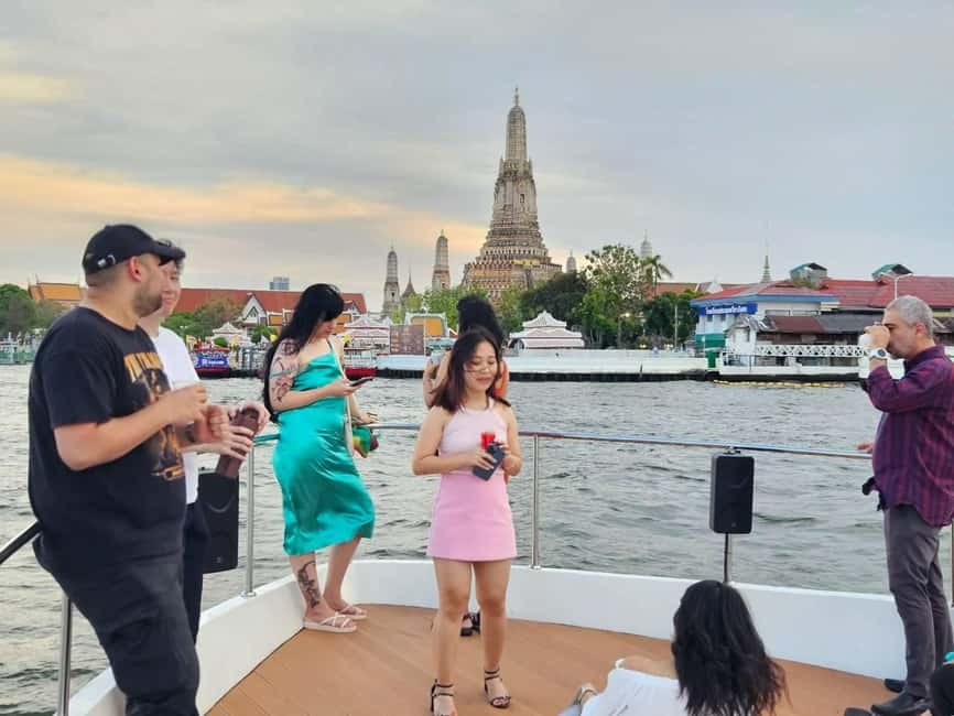 image n.22 of Bangkok: Chao Phraya Booze Cruise With Unlimited Drinks activity in Bangkok, uploaded by supplier