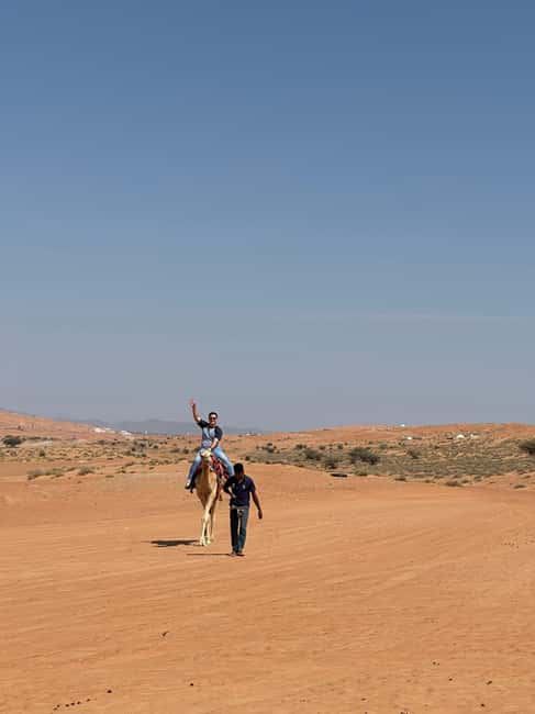 Immagine nº 11 di Muscat: giro in cammello al tramonto nel deserto di Bidiya con trasferimento attività a Regione al-Sharqiyya, caricata dal fornitore
