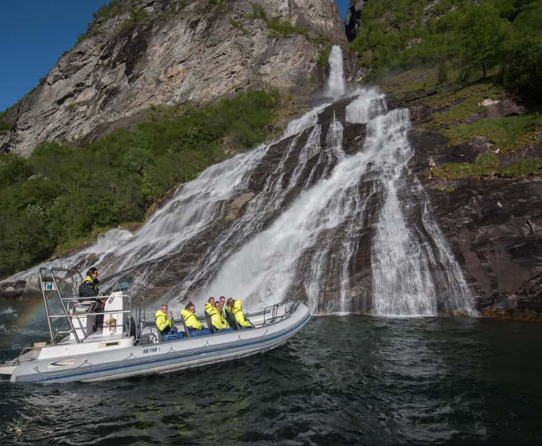 Bild Nr. 8 von Von Hellesylt aus: Erlebe die Fjordsafari Geirangerfjord auf einem RIB. Aktivität in Møre og Romsdal, hochgeladen vom Anbieter
