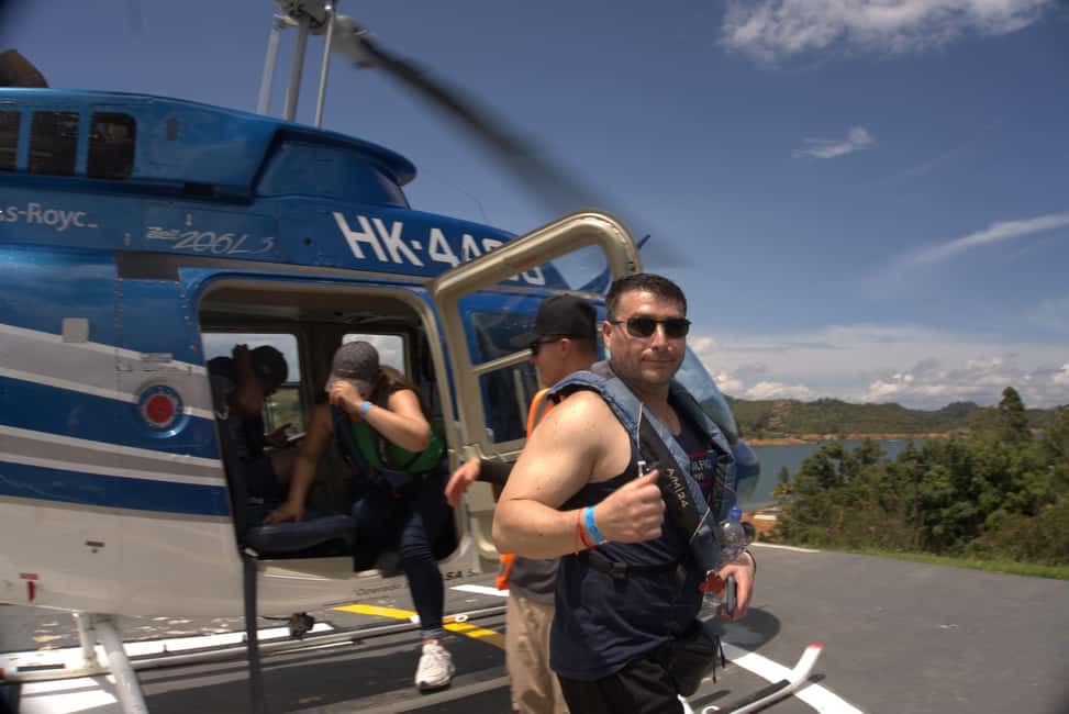 imagem n.16 de Medellín: Tour particular em Guatapé com helicóptero e passeio de barco atividade em Guatapé, carregada pelo fornecedor