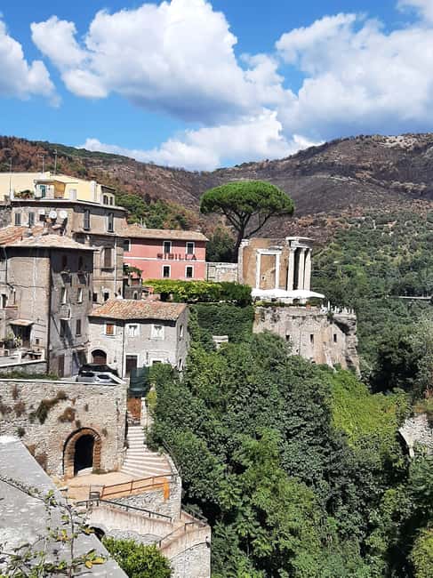 Immagine nº 12 di Da Roma: tour guidato di un giorno ai Giardini di Tivoli e alla Villa Adriana attività a Tivoli, Lazio, caricata dal fornitore