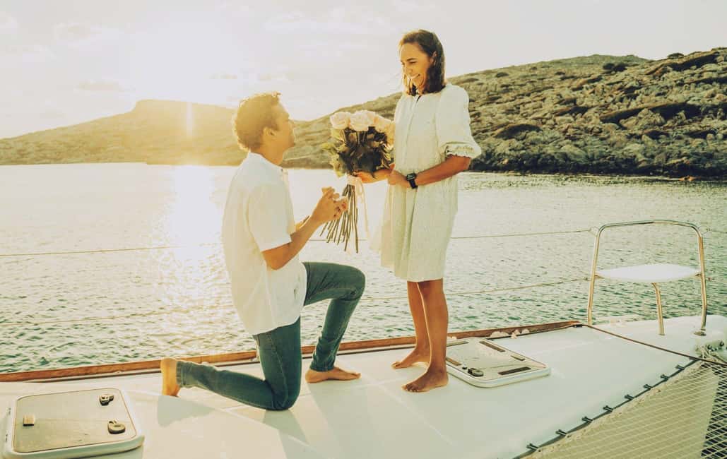 Immagine nº 4 di Rethymno: Crociera in catamarano al tramonto con vino e snack attività a Rethymno, caricata dal fornitore