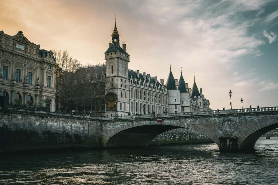 Image N°3 de Paris : Visite sur les fantômes et les histoires sombres visite guidée à pied activité à Paris, publiée par le prestataire