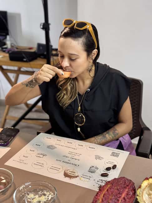 imagem n.3 de Guatapé: Oficina de Fabricação de Chocolate atividade em Guatapé, carregada pelo fornecedor