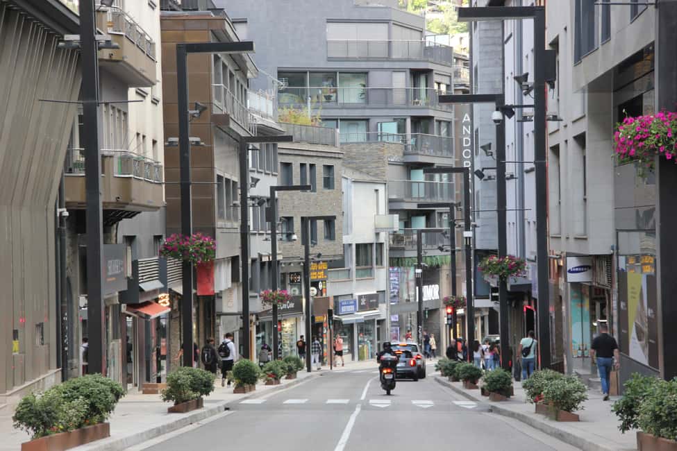 Bild Nr. 3 von Andorra la Vella: Private Tour durch die Altstadt und das Handelszentrum Aktivität in Andorra la Vella, hochgeladen vom Anbieter