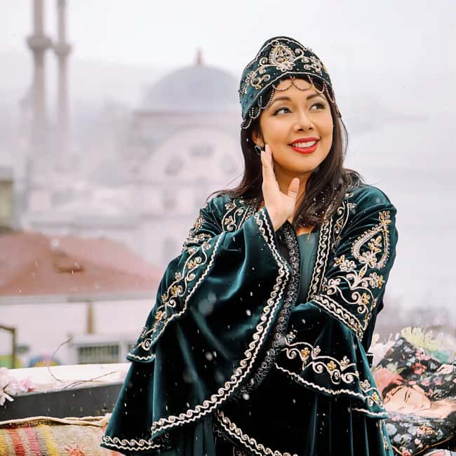 Istanbul: Rooftop Photoshoot with Flying Dress GetYourGuide - Main Image