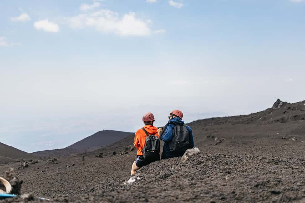 afbeelding n.16 van Etna: trektocht naar de topkraters met vulkaangids 3350 m activiteit in Catania, geüpload door aanbieder